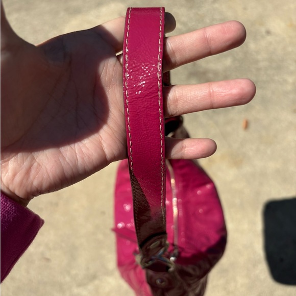 Pink patent leather coach bag - Picture 5 of 7